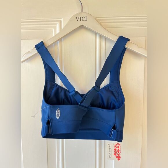 Nwt Make a Move Sports Bra
Free People Ocean Blue - Picture 4 of 6